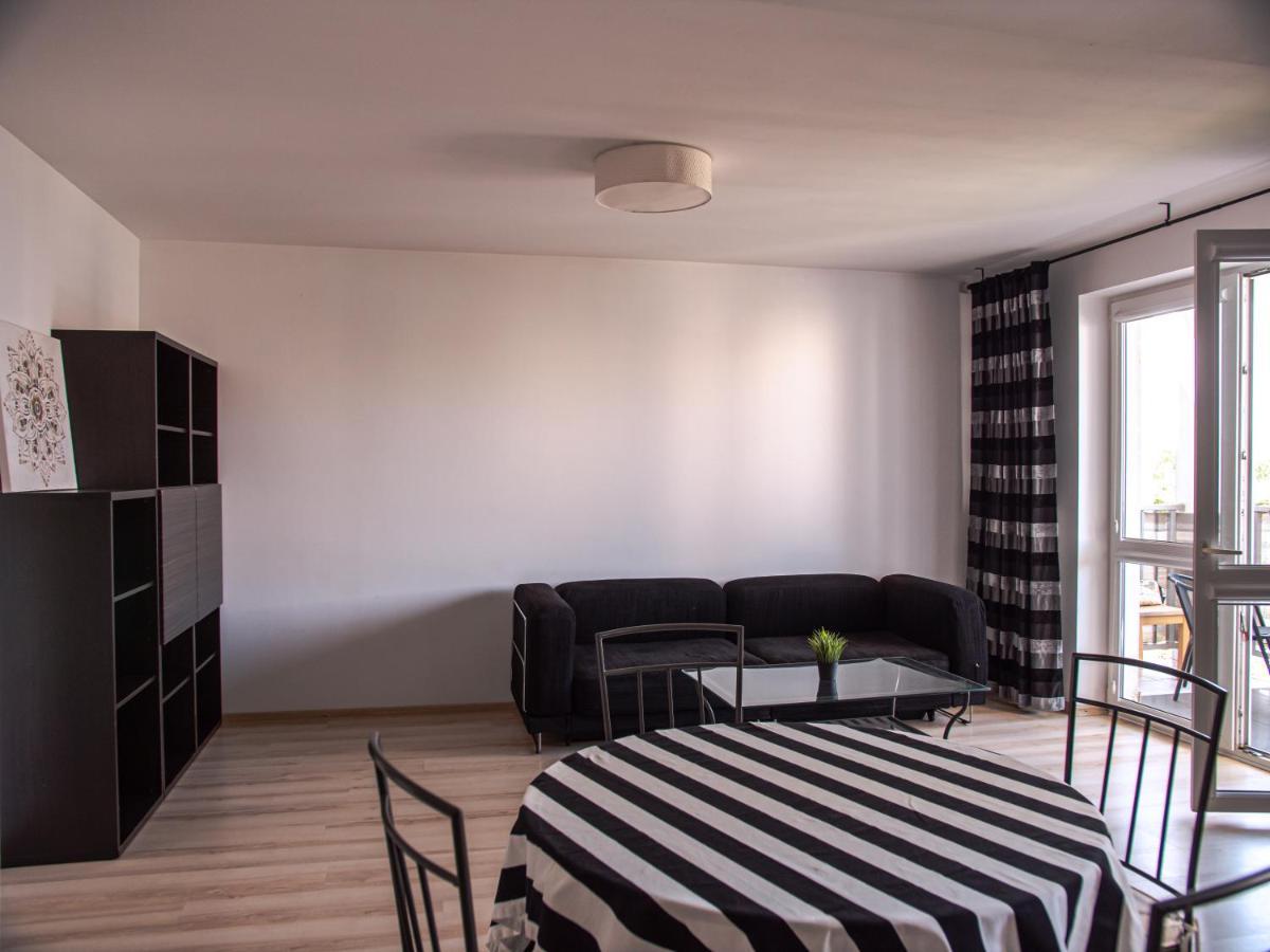 Sdh 2 Radzymin Comfortable Apartment Near Warsaw Exterior photo